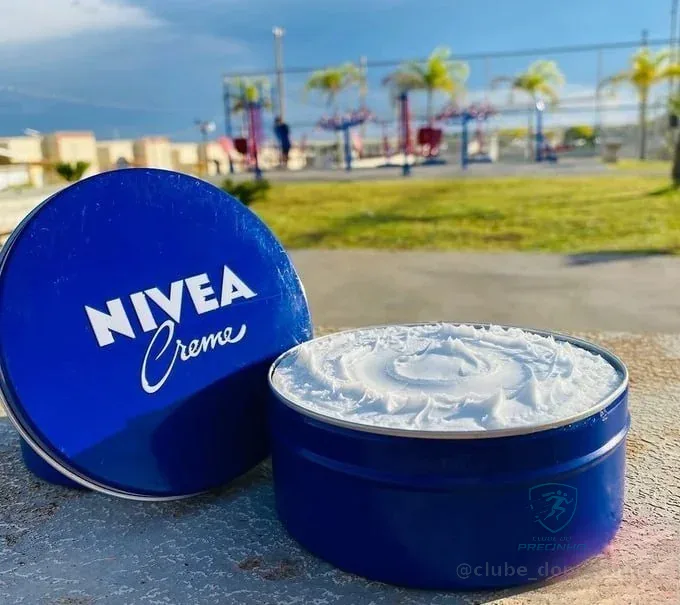 NIVEA Creme Hidratante Lata 56g, Hidratação Profunda 24h, Corporal, Uso Diário, Multibenefícios, Todas as Peles