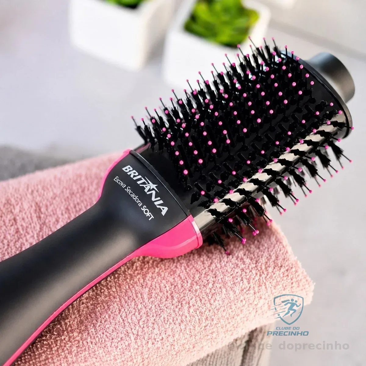 Britânia Escova Secadora Bec02pr 4 Em 1 1300w Cor Preto E Rosa Preto Com Rosa 127/220v