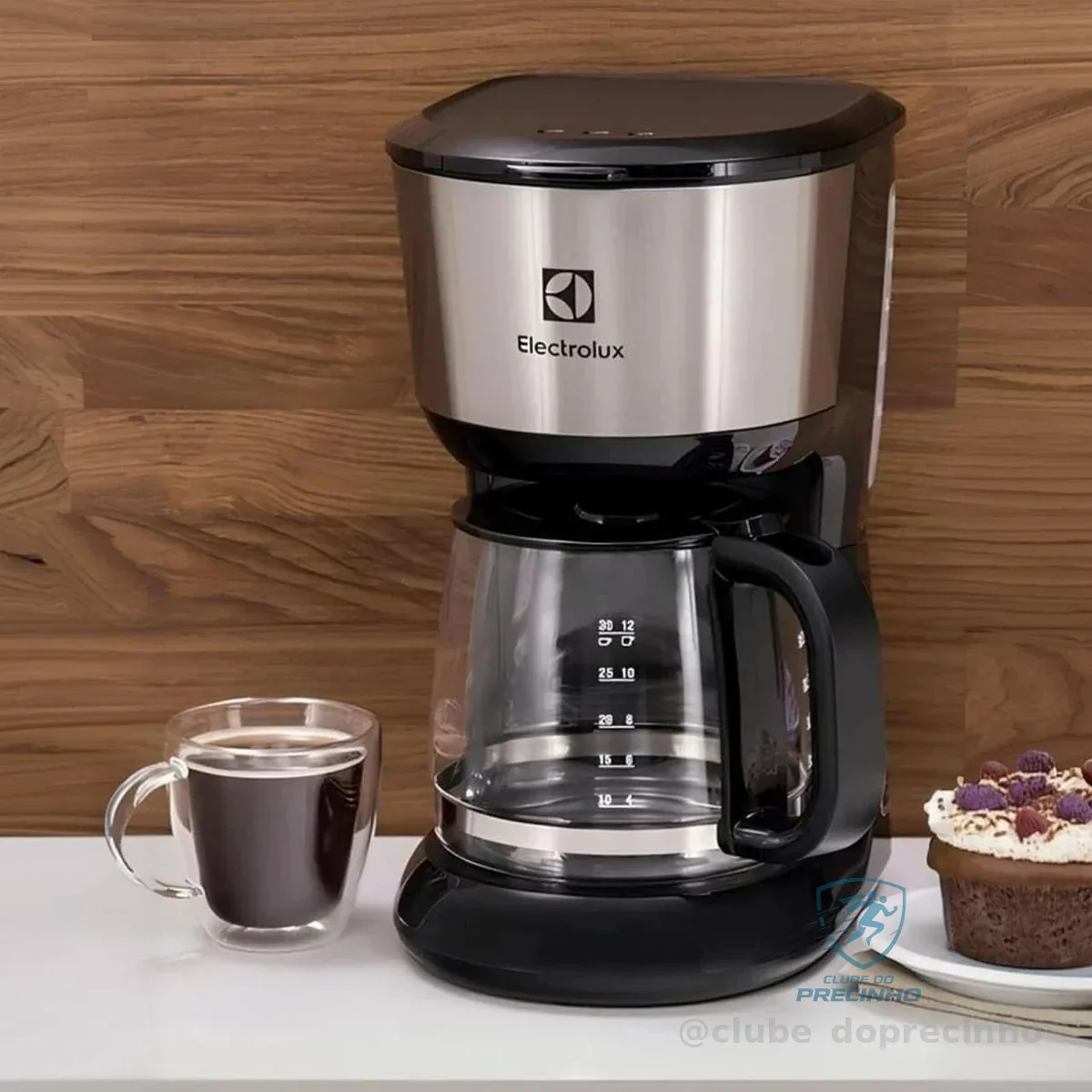 Electrolux Cafeteira Elétrica Inox filtro permanente removivel corta pingos capacidade 600ml 15 xicaras função manter aquecido sistema ECM10 127v