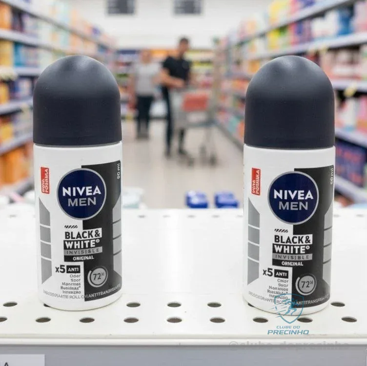NIVEA MEN Desodorante Antitranspirante Roll On Invisible Black & White 50ml - Proteção prolongada de 48h, cuidado suave, ação antibacteriana, fórmula 5 em 1: anti-manchas, anti-odor