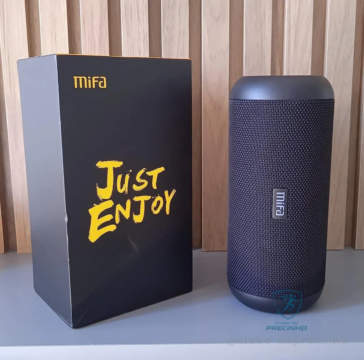 MIFA A8 Caixas de Som Portáteis Bluetooth, Alto-falante portátil IPX7 à prova d'água, 30W Bass, Emparelhamento estéreo sem fio, Mic embutido, Suporte Micro SD, AUX-in, micro-USB Charing, Preto
