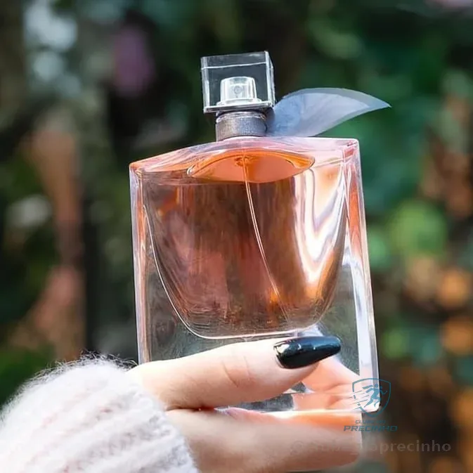 Perfume Feminino L' Eau De Parfum Fragrância Floral Gourmand Inebriante Com Notas De Íris Nobre, Baunilha E Pralinê La Vie Est Belle Lancôme, Frasco Com 100ml