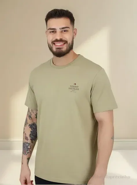 Camiseta Tommy Hilfiger Masculina Stack Love Cáqui