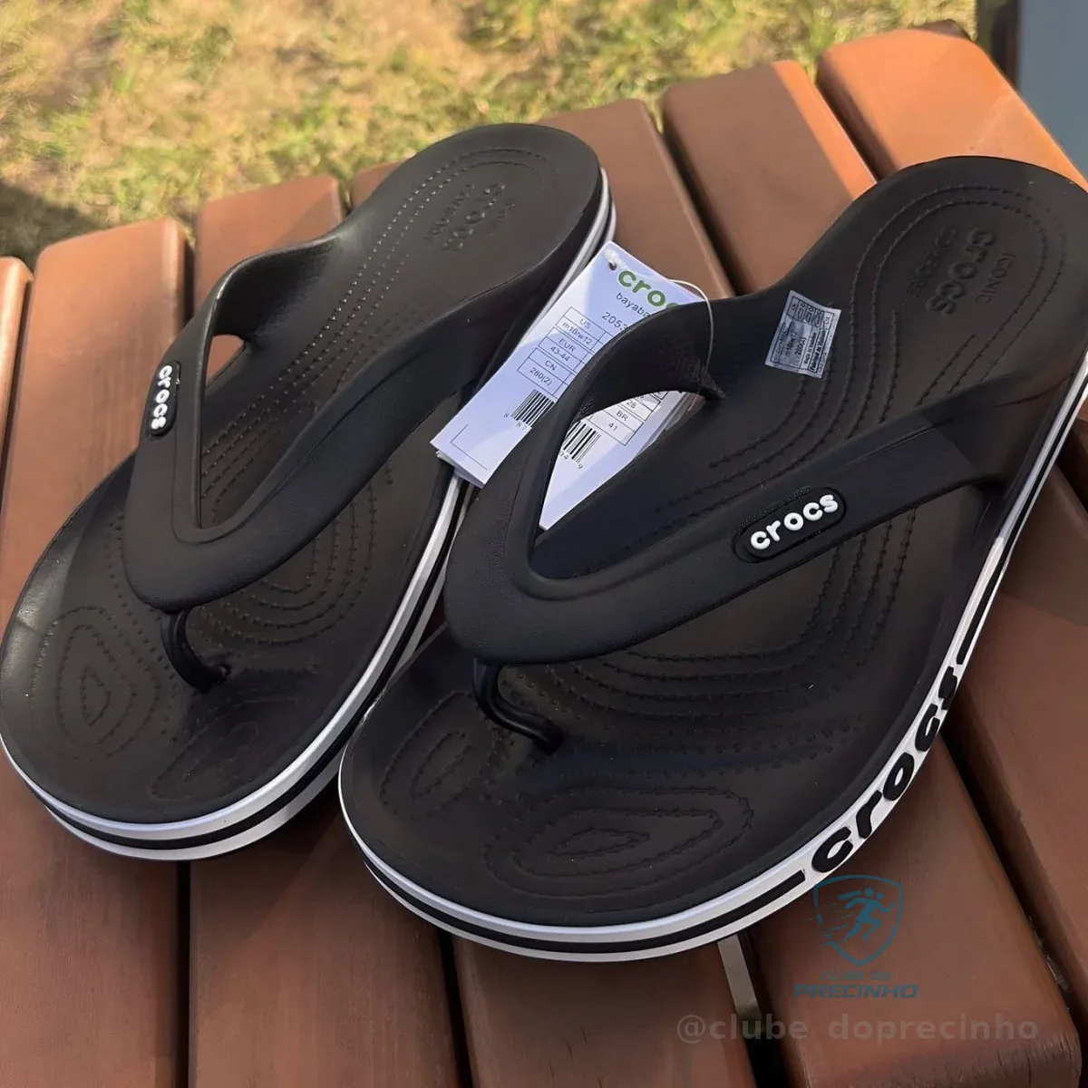 Chinelo Crocs Bayaband Flip Black/white