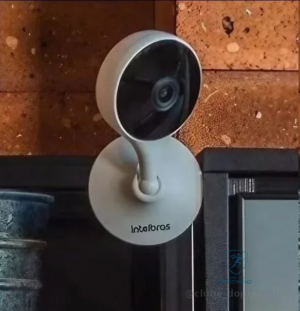 Câmera De Segurança Inteligente Intelbras Im3 C Branca Branco