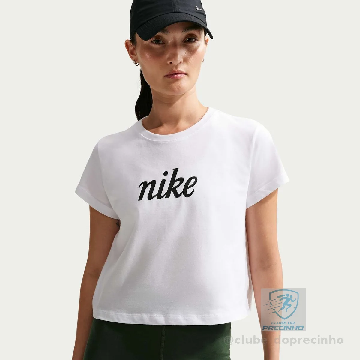 Camiseta Nike Sportswear Club Heritage Feminina