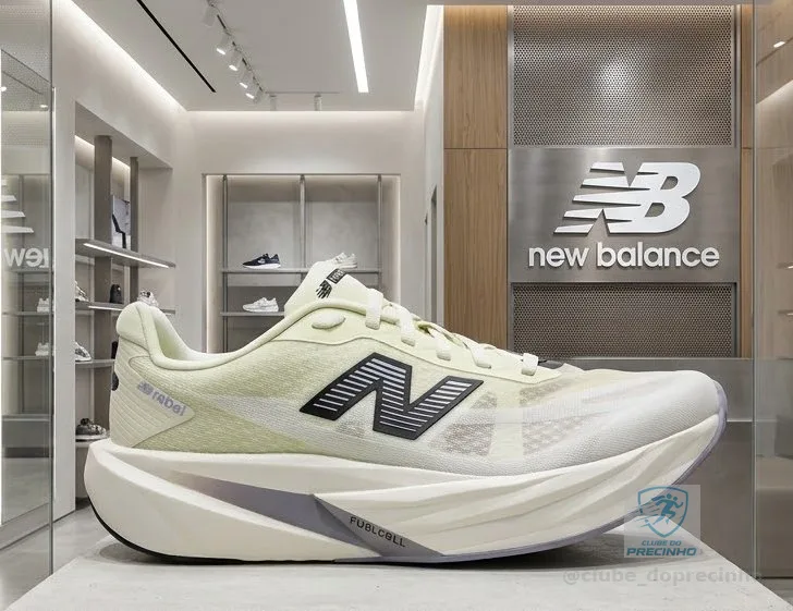 Tênis New Balance Fuelcell Rebel V5 - 38 ao 44