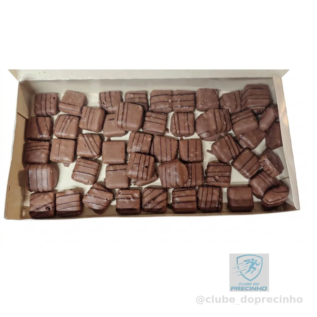 CAIXA BRANCA CACAU SHOW BOMBOM COM RECHEIO DE BROWNIE E COOKIE 750GR