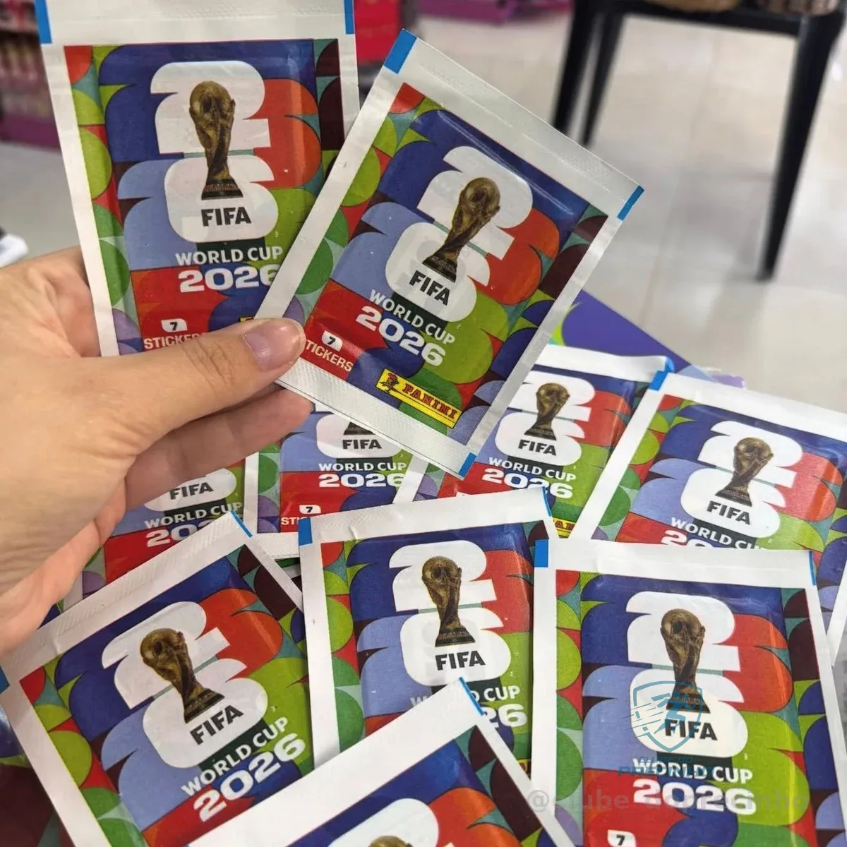 PRÉ VENDA Figurinhas Panini da Copa do Mundo 2026 - 100 Envelopes com 7 Figurinhas Display