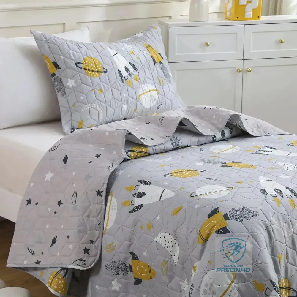 Kit Cobre Leito Colcha Solteiro Infantil 2 Peças Boutis Dupla Face Porta Travesseiro Aba Americana Espaço Cinza