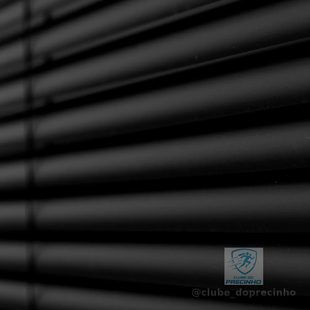 Persiana Horizontal de PVC Largura Altura 80 x 1,30cm na Cor Preta para Salas, Quartos e Escritórios.