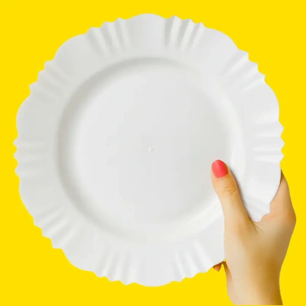 Kit Prato Plástico Reutilizável Fundo Merenda Lanche Escolar Branco Pétala
