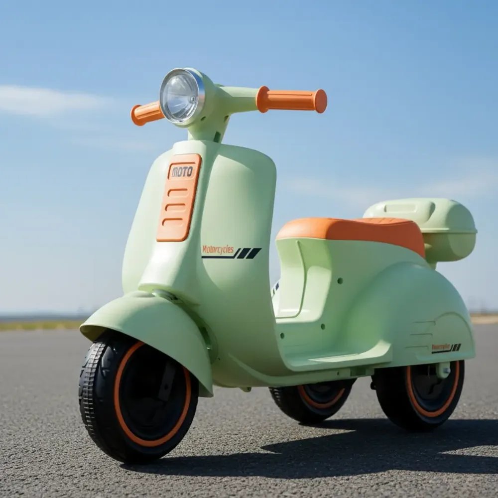 Mini Scooter Moto Elétrica Frente E Ré Bateria 6v Som E Luz Cor Verde-claro Voltagem Do Carregador 127/220v