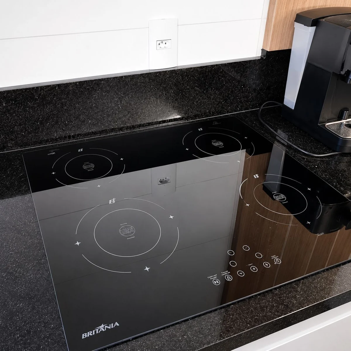 Cooktop 4 Bocas de Indução Britânia BCTE40A