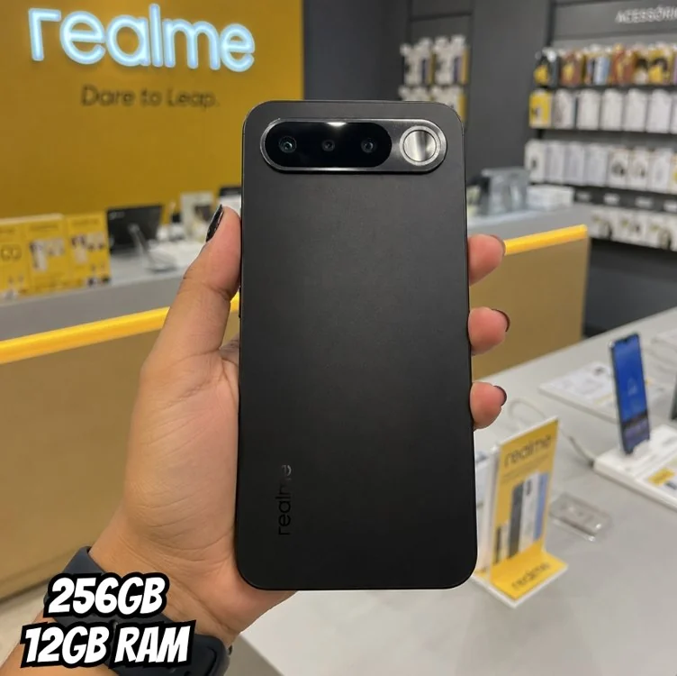 Smartphone Smartphone Realme 16 5g 256gb 12gb Ram Dual Sim Câmera De 50mp Lumacolor Image Espelho para Selfies Bateria 6550mah Impermeável Ip69 Pro 4200nit Amoled Preto Mercado Livre