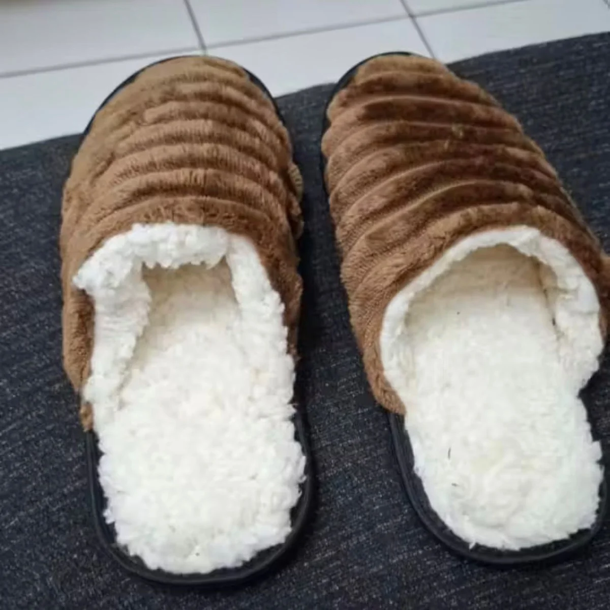 Pantufa LUXO Quentinha Unissex Pelúcia Antiderrapante Shopee