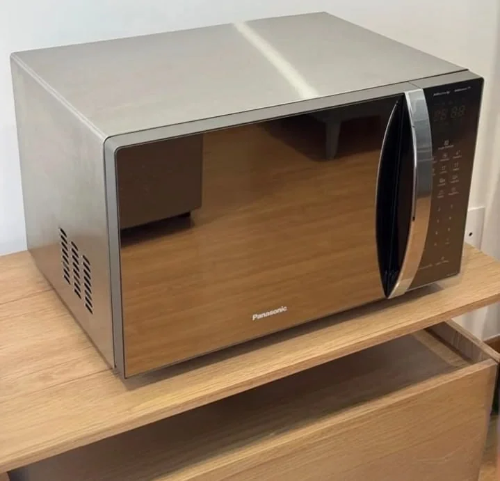 Panasonic Micro-ondas 21L Branco Espelhado 220v NN-ST27LWRU