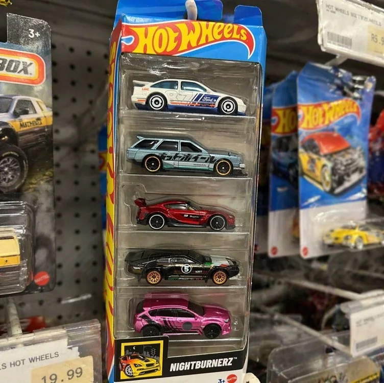 Pacote 5 Carros Sortidos, Hot Wheels, Mattel, Multicor - não é possível escolher as cores