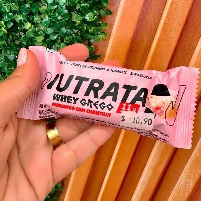 Caixa com 12 Barras Nutrata Whey Grego 40g Morango com Chantilly Mercado Livre