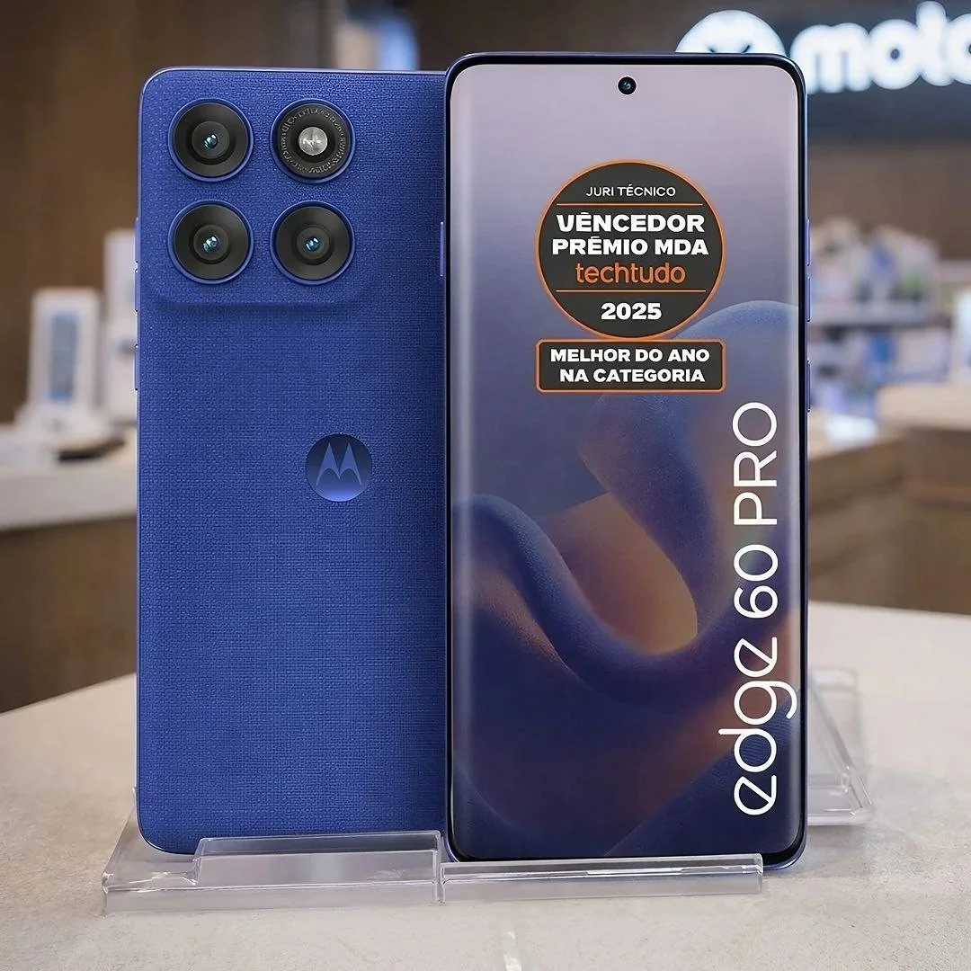 Smartphone Motorola Edge 60 PRO 5G - 256GB 24GB (12GB RAM+12GB Ram Boost) Tela Quad-Curve moto AI 50MP Sony Camera ultrarresistencia militar IP68 + IP69 - Azul Marinho